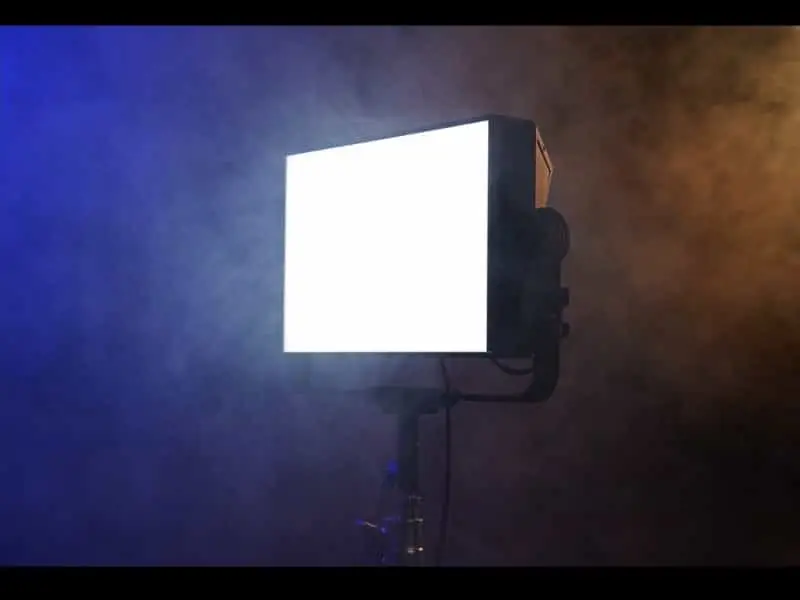 Aputure lancio di NOVA P300C, LED RGBWW da 300W